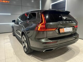 2020 Volvo V60 Cross Country II, серый, 3249000 рублей, вид 4