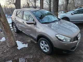 2013 Nissan Qashqai I Рестайлинг, коричневый, 970000 рублей, вид 4