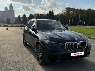 2022 BMW X5 45e IV (G05/G18), чёрный, 8880000 рублей, вид 2