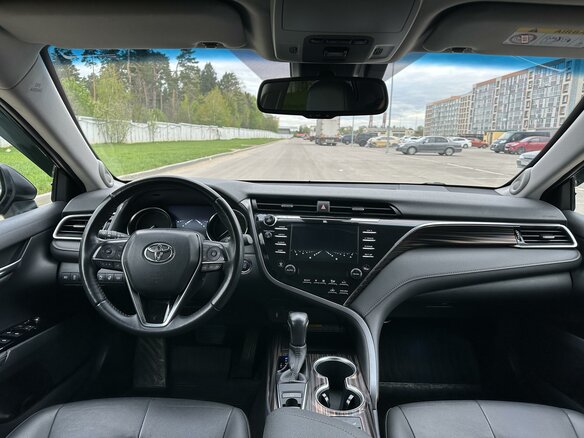 2021 Toyota Camry VIII (XV70), чёрный, 3550000 рублей - вид 16