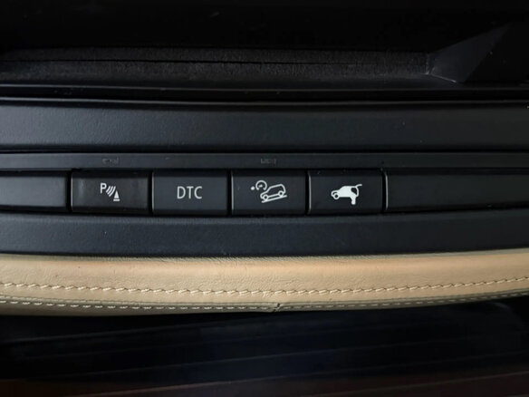 2009 BMW X6 35i 6-speed I (E71), белый, 1550000 рублей - вид 19