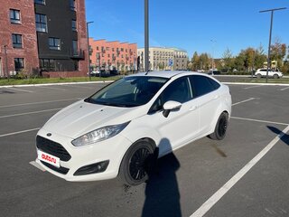 2015 Ford Fiesta Mk6 Рестайлинг, белый, 790000 рублей, вид 1
