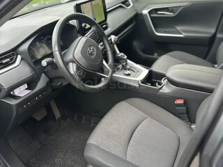 2022 Toyota RAV4 V (XA50), серый, 3799000 рублей, вид 2