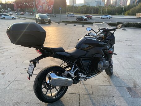 2021 BMW R 1250 RS, чёрный, 1600000 рублей, вид 4