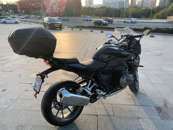 2021 BMW R 1250 RS, чёрный, 1600000 рублей - вид 3