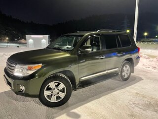2013 Toyota Land Cruiser 200 Series Рестайлинг 1, зелёный, 3900000 рублей, вид 2