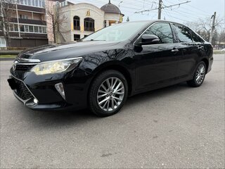 2017 Toyota Camry VII (XV50) Рестайлинг 2, чёрный, 2550000 рублей, вид 1