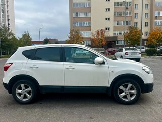 2013 Nissan Qashqai I Рестайлинг, белый, 1100000 рублей, вид 5