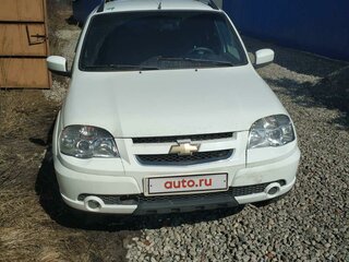 2013 Chevrolet Niva I Рестайлинг, белый, 625000 рублей, вид 3