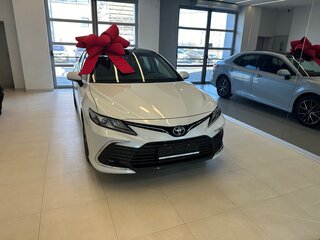 2023 Toyota Camry VIII (XV70) Рестайлинг, белый, 4950000 рублей, вид 1