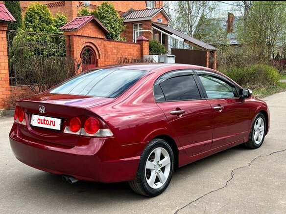 2006 Honda Civic VIII, красный, 720000 рублей - вид 3