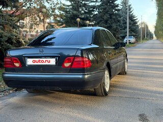 1998 Mercedes-Benz E-Класс 240 II (W210, S210), синий, 330000 рублей, вид 4