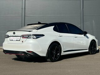 2022 Toyota Camry VIII (XV70) Рестайлинг, белый, 4114000 рублей, вид 5