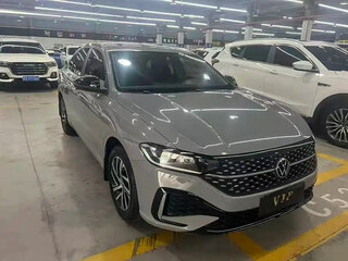 2023 Volkswagen Lavida III Рестайлинг, серебристый, 1300025 рублей, вид 3
