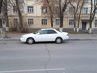1998 Toyota Camry IV (XV20), белый, 550000 рублей, вид 4