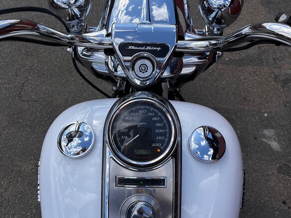 2015 Harley-Davidson Road King, белый, 960000 рублей - вид 6