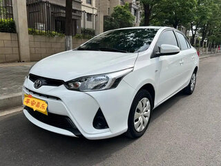 2021 Toyota Yaris L XP150 Рестайлинг, белый, 1120000 рублей, вид 1