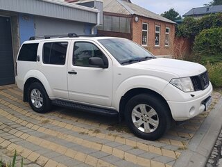 2006 Nissan Pathfinder III, белый, 2000000 рублей, вид 3