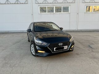 2018 Hyundai Solaris II, чёрный, 1500000 рублей, вид 3