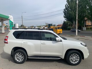 2016 Toyota Land Cruiser Prado 150 Series Рестайлинг 1, белый, 3550000 рублей, вид 2