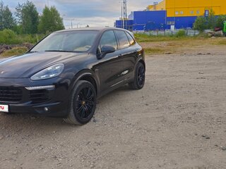 2015 Porsche Cayenne Diesel II Рестайлинг (958), чёрный, 3100000 рублей, вид 2