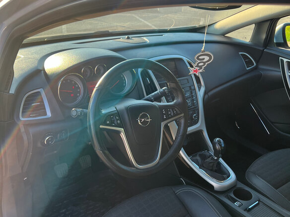 2012 Opel Astra GTC J Рестайлинг, белый, 750000 рублей - вид 22
