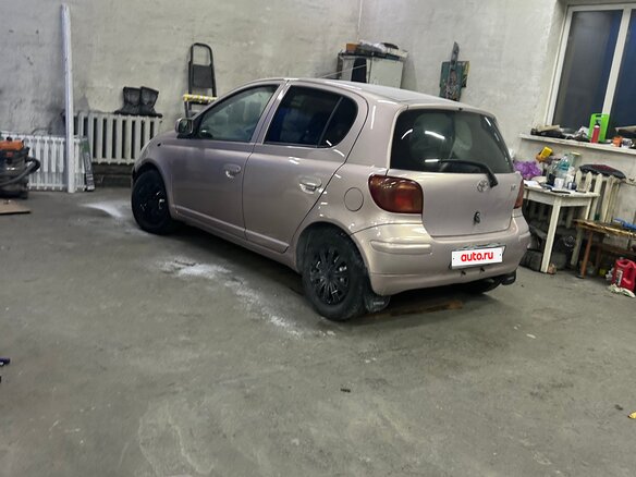 2002 Toyota Vitz I (P10), розовый, 280000 рублей - вид 4