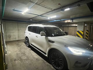 2021 Infiniti QX80 I Рестайлинг 2, белый, 5000000 рублей, вид 3