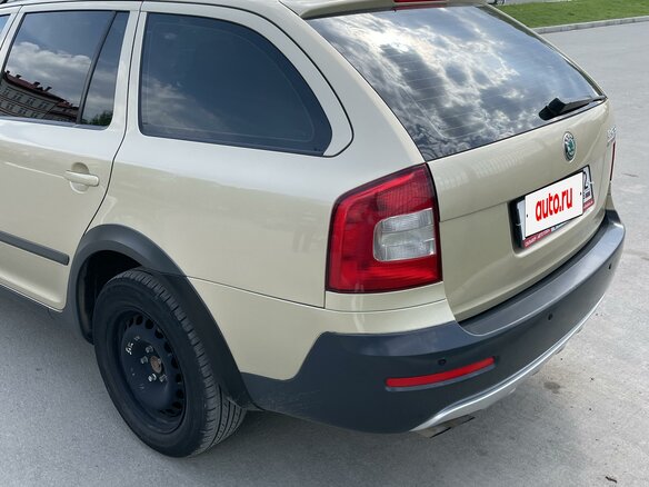 2011 Skoda Octavia Scout II (A5) Рестайлинг, бежевый, 1200000 рублей - вид 5
