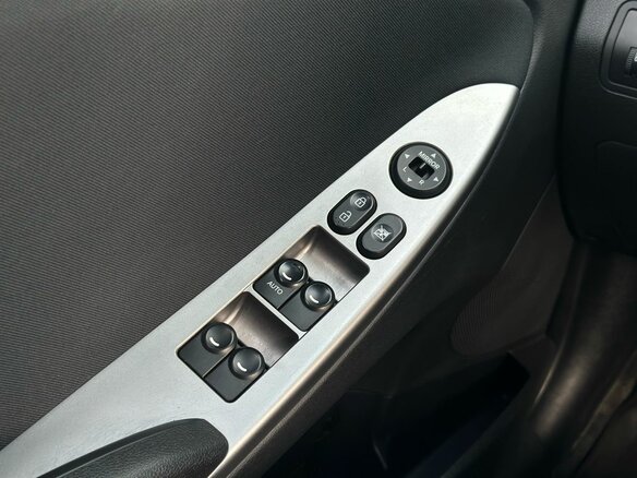 2015 Hyundai Solaris I Рестайлинг, белый - вид 13