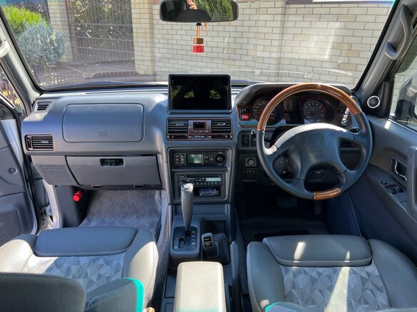 1997 Mitsubishi Pajero II Рестайлинг, серебристый, 1600000 рублей - вид 5