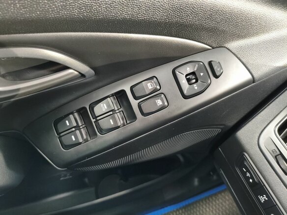 2015 Hyundai ix35 I Рестайлинг, бежевый - вид 24