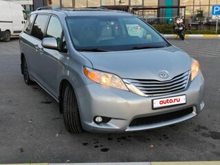 2017 Toyota Sienna III Рестайлинг, серый, 2798000 рублей, вид 1