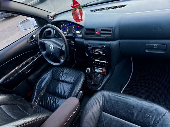 2002 Skoda Octavia I (A4) Рестайлинг, белый - вид 18