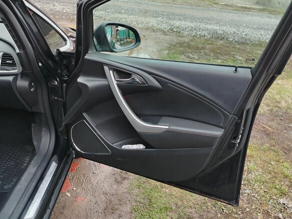 2011 Opel Astra J, чёрный, 900000 рублей - вид 10