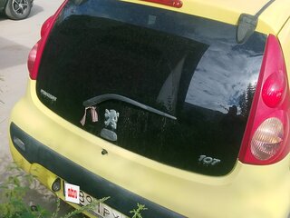 2011 Peugeot 107 I Рестайлинг, жёлтый, 350000 рублей, вид 5