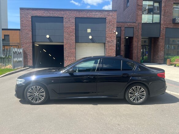 2019 BMW 5 серии 523i VII (G30/G31/G38), чёрный, 3650000 рублей - вид 3