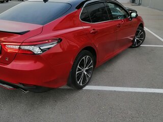 2021 Toyota Camry VIII (XV70) Рестайлинг, красный, 3400000 рублей, вид 1