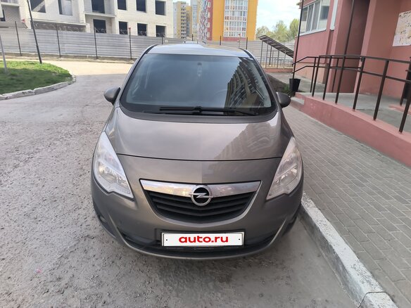 2013 Opel Meriva B, серебристый, 690000 рублей
