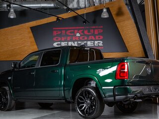 2026 Ram 1500 Crew Cab eTorque V Рестайлинг, зелёный, 12598000 рублей, вид 3