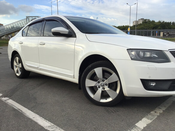 2015 Skoda Octavia III (A7), белый, 990000 рублей - вид 4