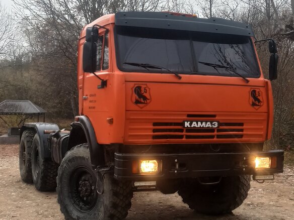 1991 КамАЗ 43118, оранжевый, 950000 рублей - вид 2