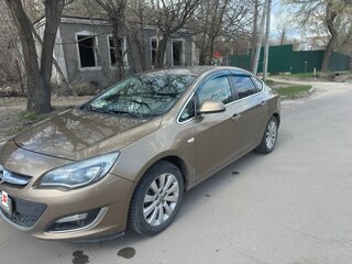 2013 Opel Astra J Рестайлинг, бежевый, 1150000 рублей, вид 1