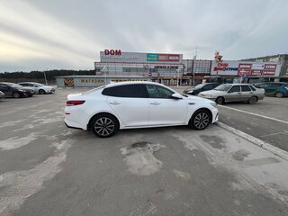 2019 Kia Optima IV Рестайлинг, белый, 2720000 рублей, вид 2