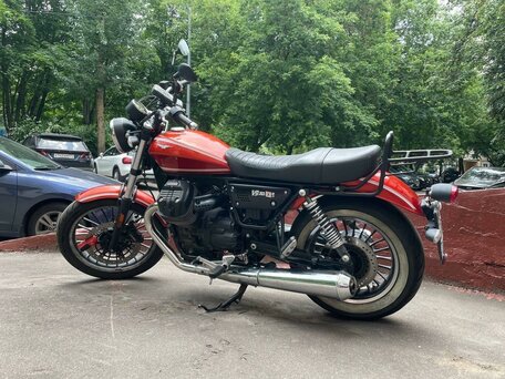 2017 Moto Guzzi V 9, красный, 690000 рублей, вид 4