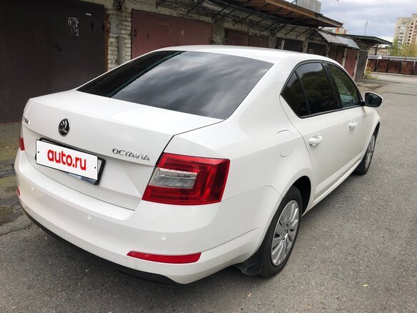 2014 Skoda Octavia III (A7), белый, 1500000 рублей - вид 3