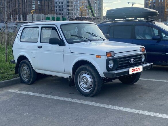 2004 Lada (ВАЗ) 2121 (4x4) I Рестайлинг, белый, 410000 рублей - вид 3