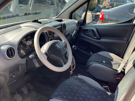 2012 Peugeot Partner, белый, 780000 рублей, вид 5
