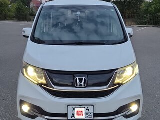 2016 Honda Stepwgn V, белый, 1800000 рублей, вид 3