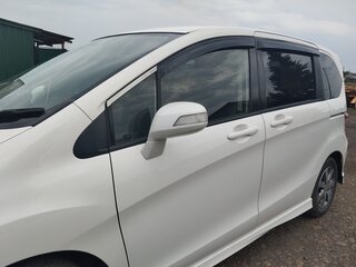 2008 Honda Freed I, белый, 750000 рублей, вид 3